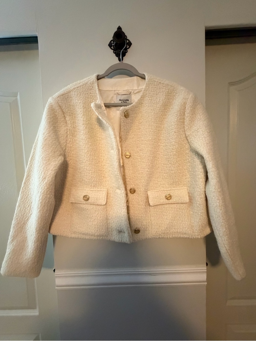 **NWOT Abercrombie & Fitch Ivory Cropped Jacket Blazer with Gold Buttons